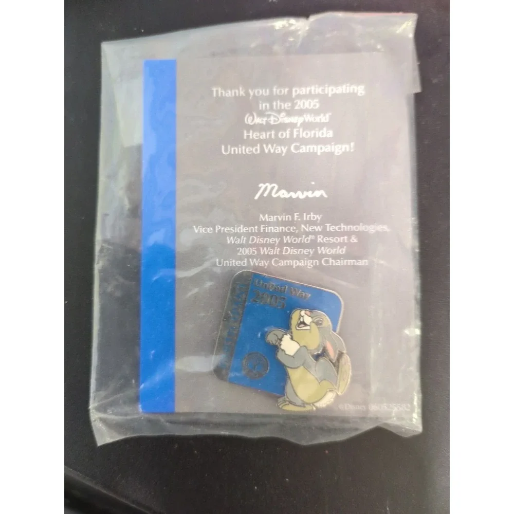 Walt Disney heart of Florida United way 2005 Participant thumper pin NEW